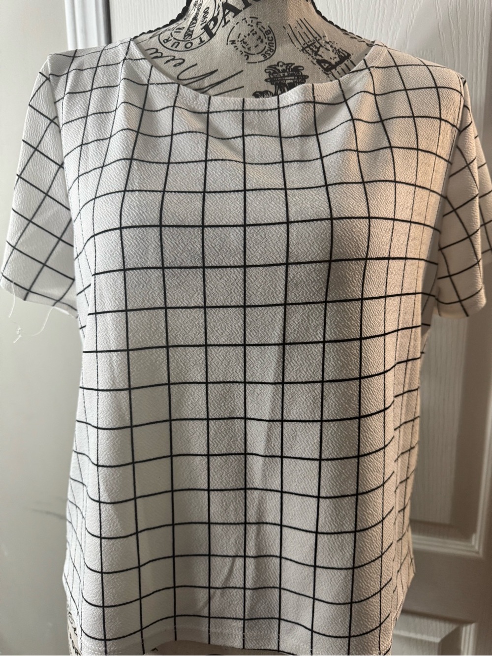 Moa Moa White Tee with Black Grid Print